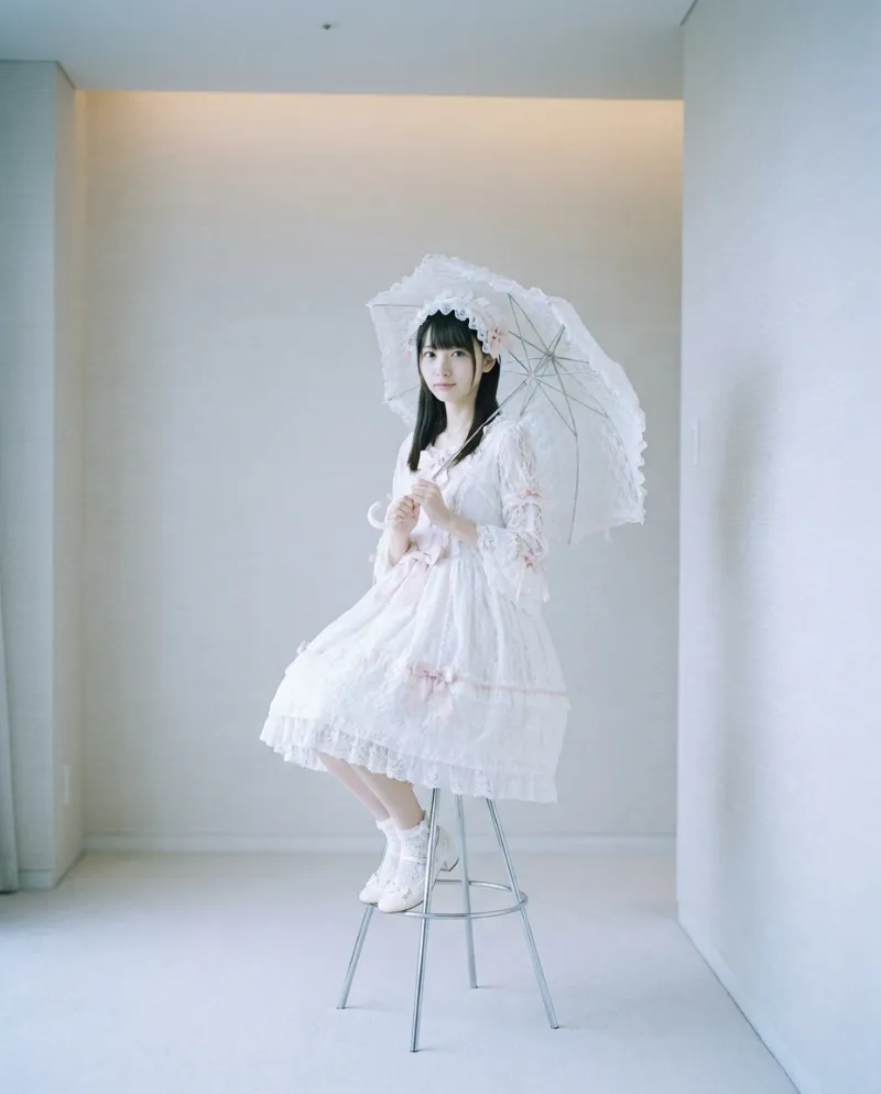 白レースロリータドレス|Nano Banana用コスプレプロンプト