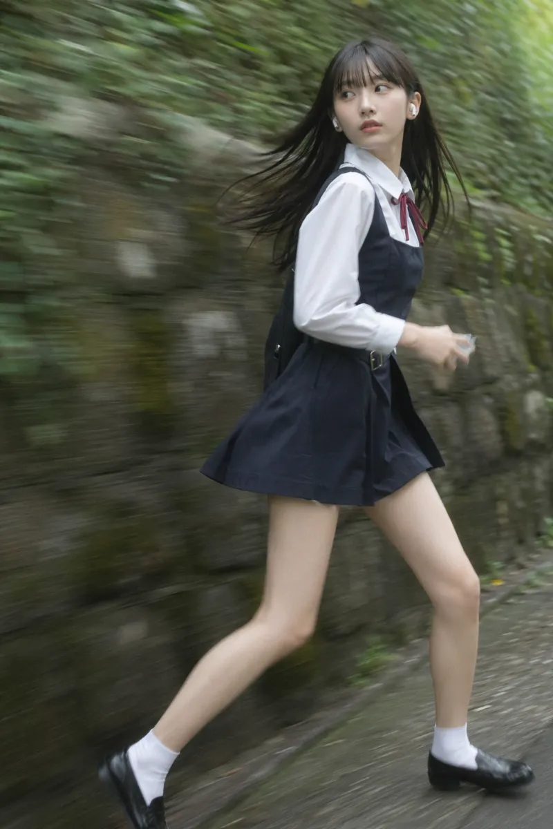 走る美女を流し撮り｜GPT Image 2生成の作例