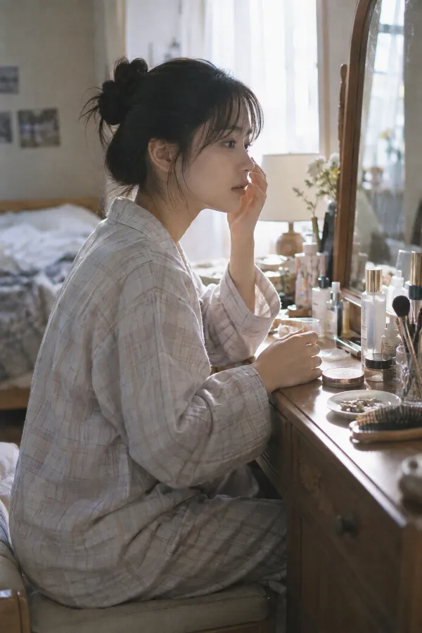 朝のドレッサー。鏡とコスメが並び、窓から自然光が差す実写プロンプト作例。